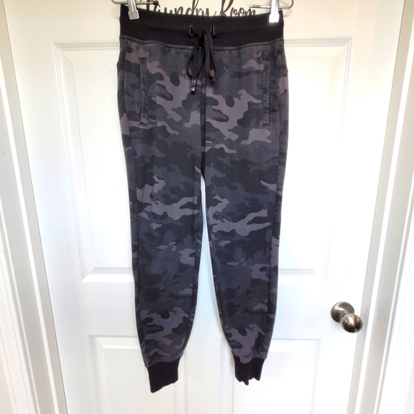 Athletic Works Women's Black Camo Jogger Sweatpants Size XS 0-2 - Picture 1 of 15